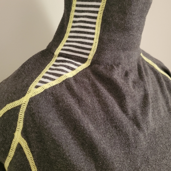 Lisa Todd gray long sleeve elevated tee. Reduced - Picture 5 of 8